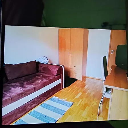 To Rent In Shared Ostanak kod kuće *